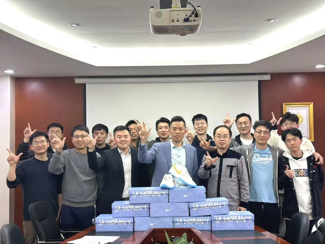 赛场上的白衣天使！天佑医护志愿者为上海市篮球冠军联赛护航