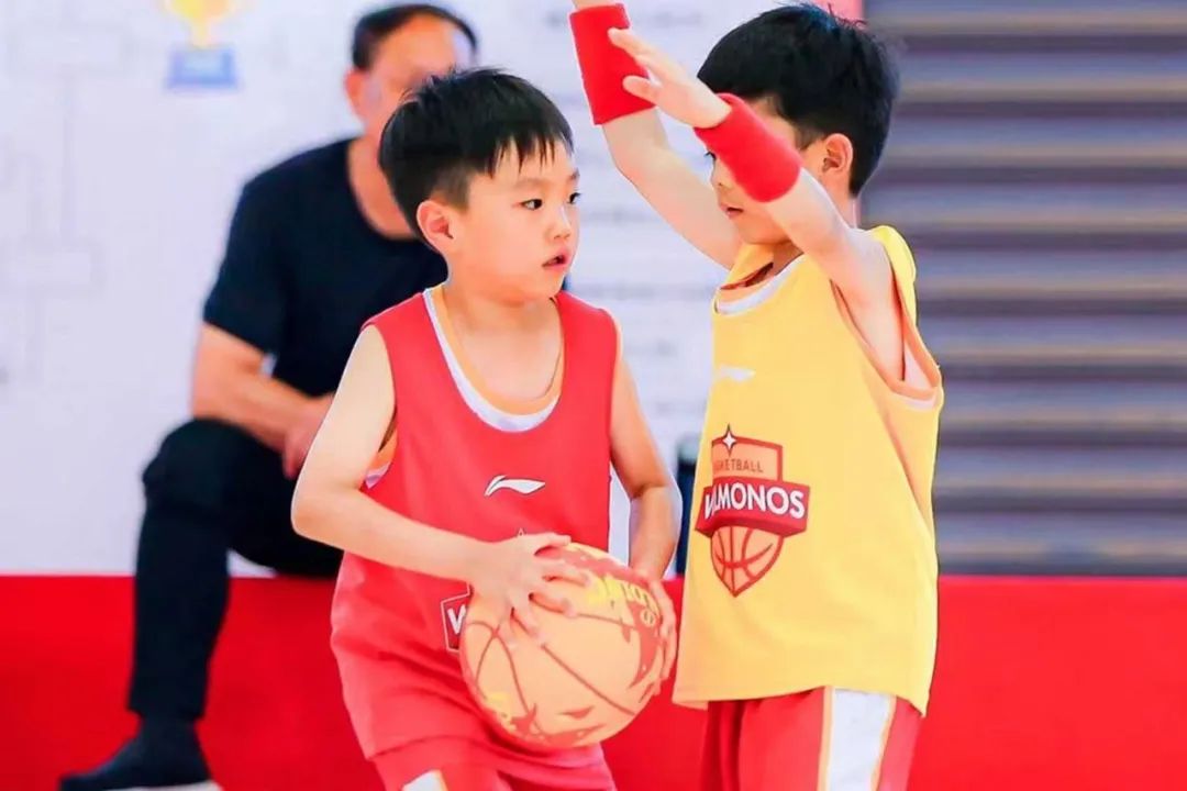 中班篮球操动作_中班篮球操规则比赛教案_篮球操中班比赛规则