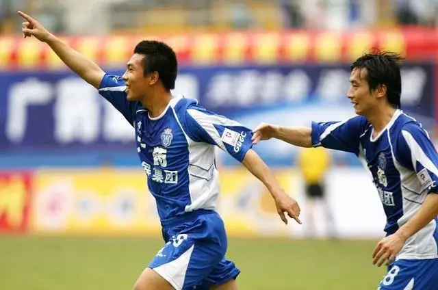 恒大足球亚冠冠军2013球员_恒大2013年亚冠_13年恒大亚冠夺冠全记录