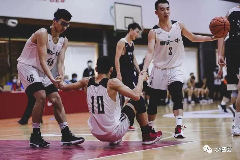 一中蓝球队_勐海一中篮球比赛冠军是谁_官一中篮球队