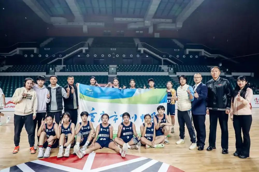 汉中学篮球的地方_汉中初中篮球比赛冠军_汉中市中学生篮球联赛