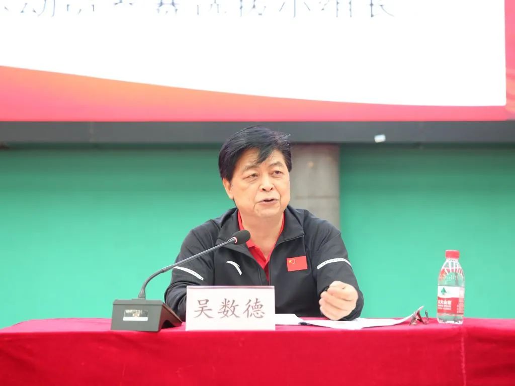 举重冠军中国_举重冠军中国队_中国九次举重冠军