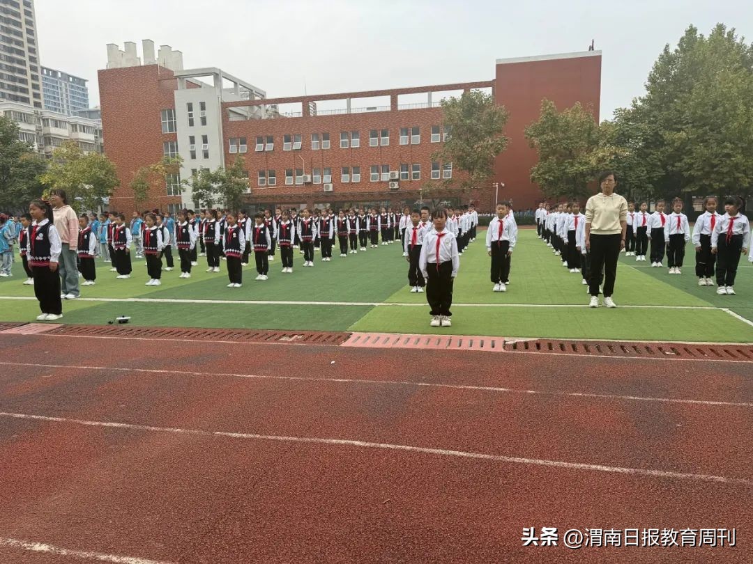 进学小学广播体操_小学生广播体操入场式表演创意_广播体操小学生进场