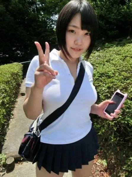 女子游泳冠军多大退役的_退役的游泳冠军_游泳选手退役年龄