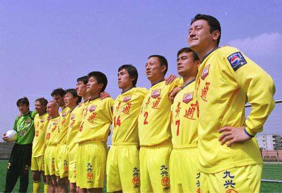 四川足球队的历史人物有谁_四川足球名将_四川足球球员名单