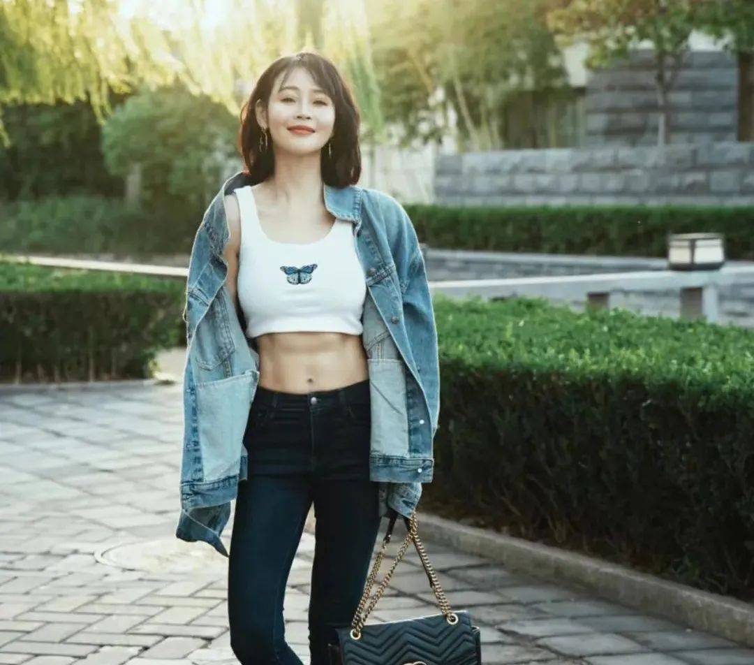健身出名的明星_要健身的明星_盘点那些健身明星
