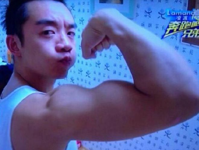 要健身的明星_健身出名的明星_健身明星rex